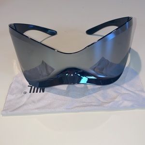 NWT Futuristic Sunglasses Alien Wrap Around